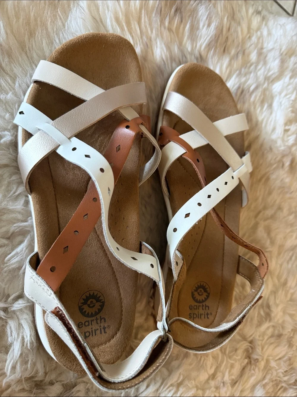 New earth cushioned Strappy Leather Sandal White Brown 8 hamptons classy slip on